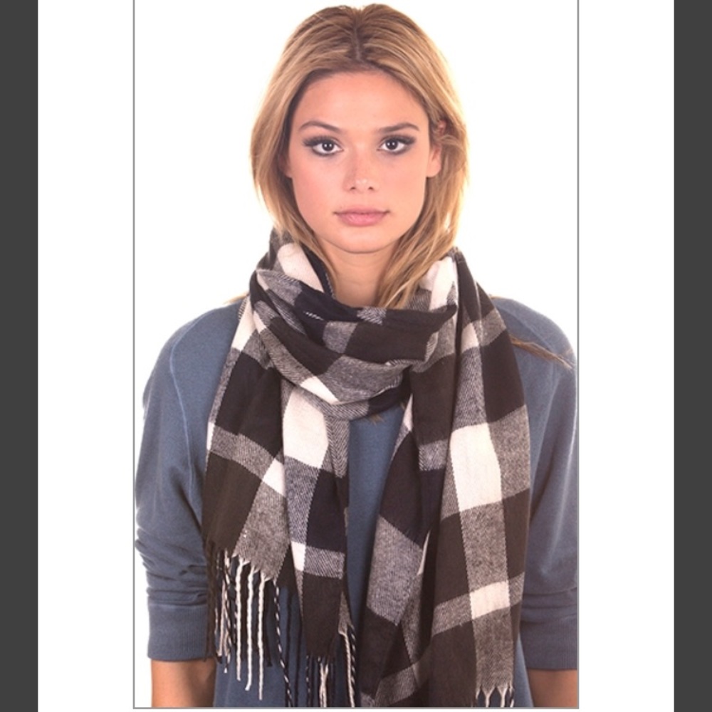 ULTRA SOFT FLEECE PLAID SCARF 🧣